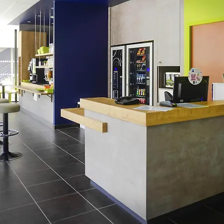 Ibis Budget Gare De Готель