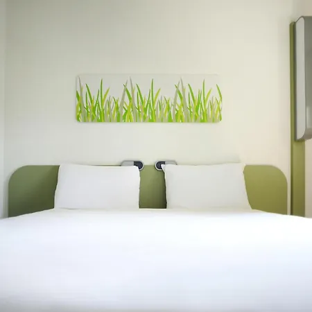 Ibis Budget Gare De Готель Пуатьє